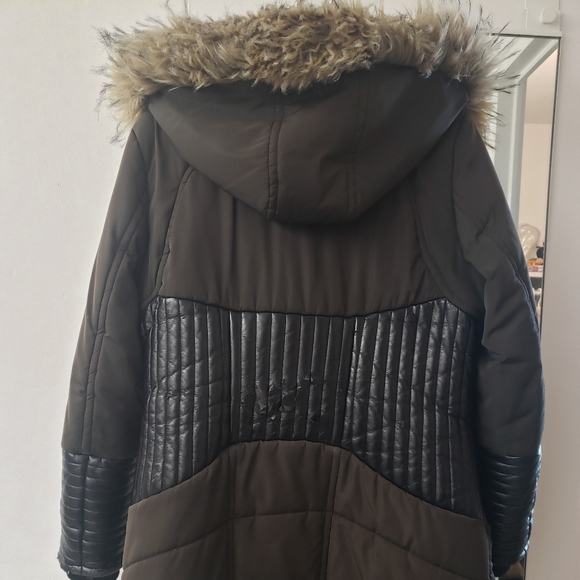 Women's Winter Jacket - Picture 4 of 5